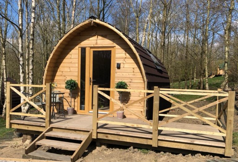 Hobbit Hut (BBQ Hut) – Trawden Forest Glamping